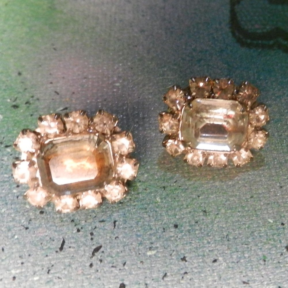 VTG Contempo silver pierced earrings marquis solitaire set in silver tone studs